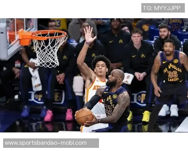 老詹是否该放弃背靠背比赛以保护身体女主持分析其对数据的执念 老詹是否该放弃背靠背比赛以保护身体女主持分析其对数据的执念